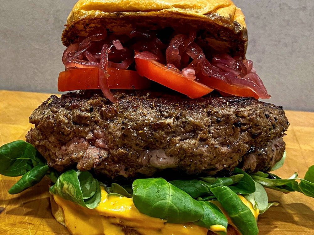 Beef Burger mit zweierlei Käse - Vorarlberg Milch eGen